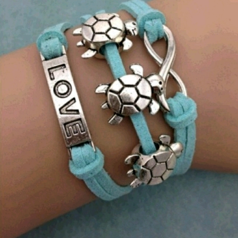 Love & Turtles Bracelet